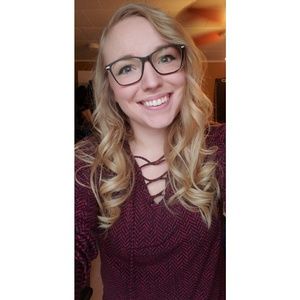 Meet your Posher, Claire